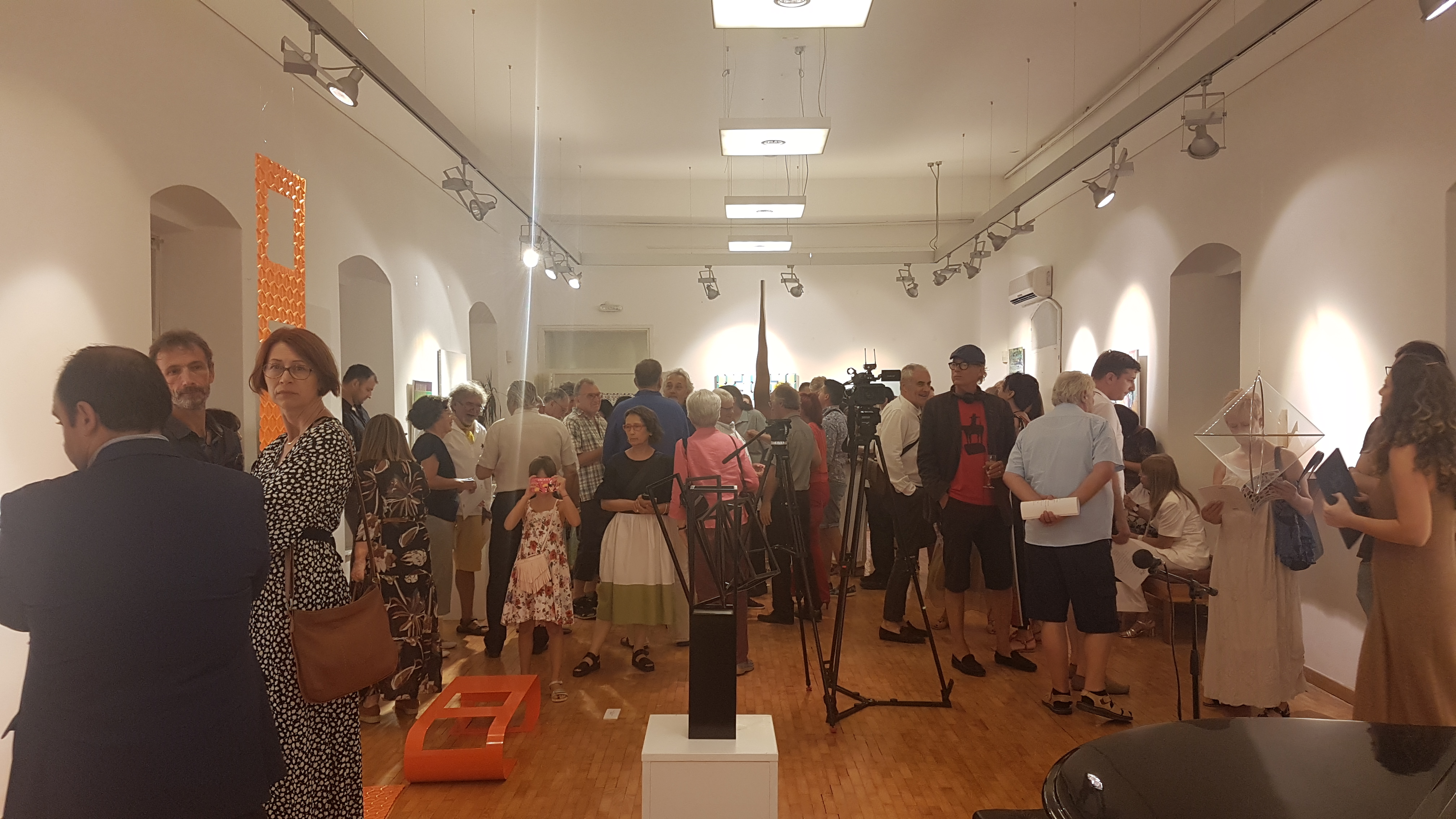publika na otvaranju izlozbe nova realnost 2019 budva